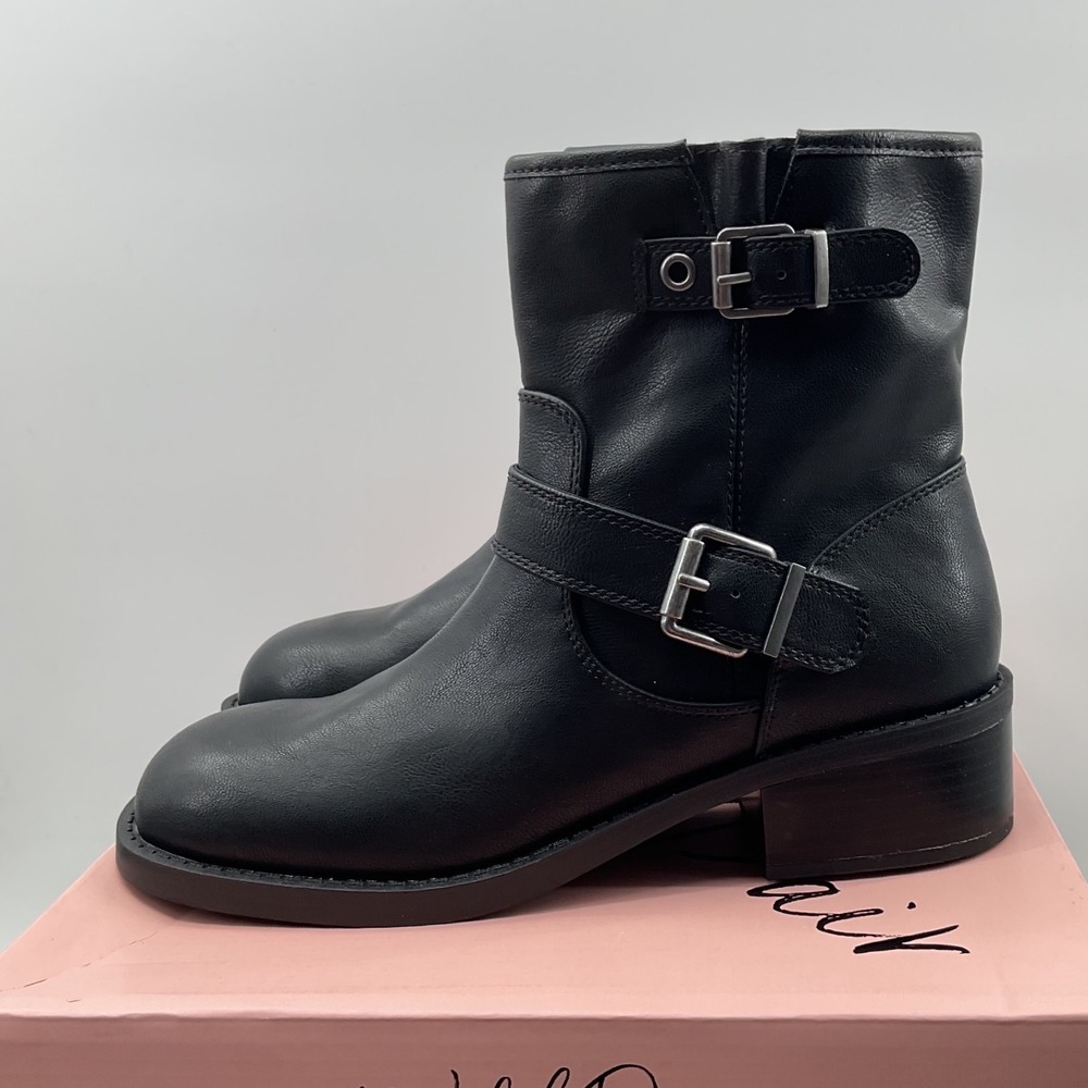 Wild pair Sableep Black Moto Biker Boots Women 9M Buckle Strap Side Zip Block